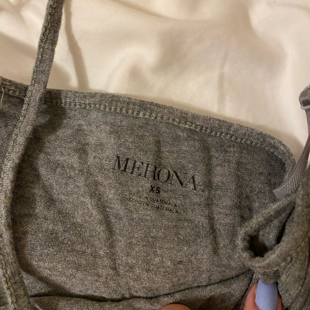 Basic Tank Top - Picture 4 of 5